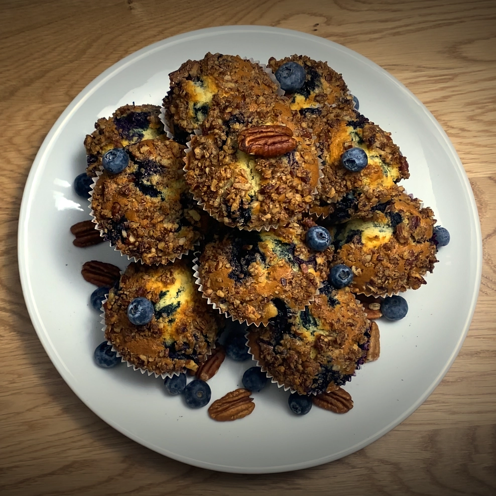 posts/blueberry-muffins-with-crunchy-pecan-streusel