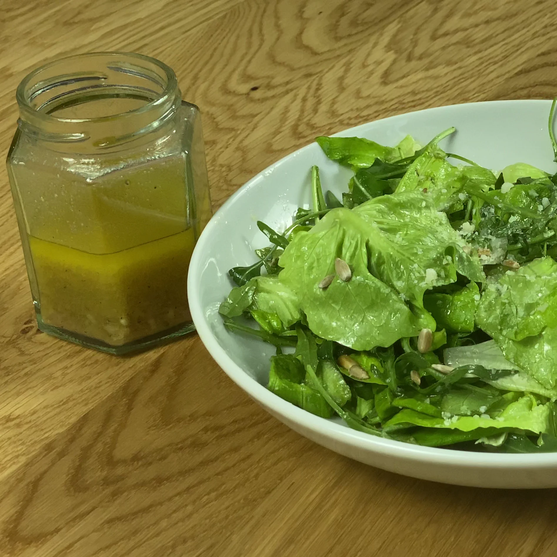 posts/simple-dressing-for-fresh-salads
