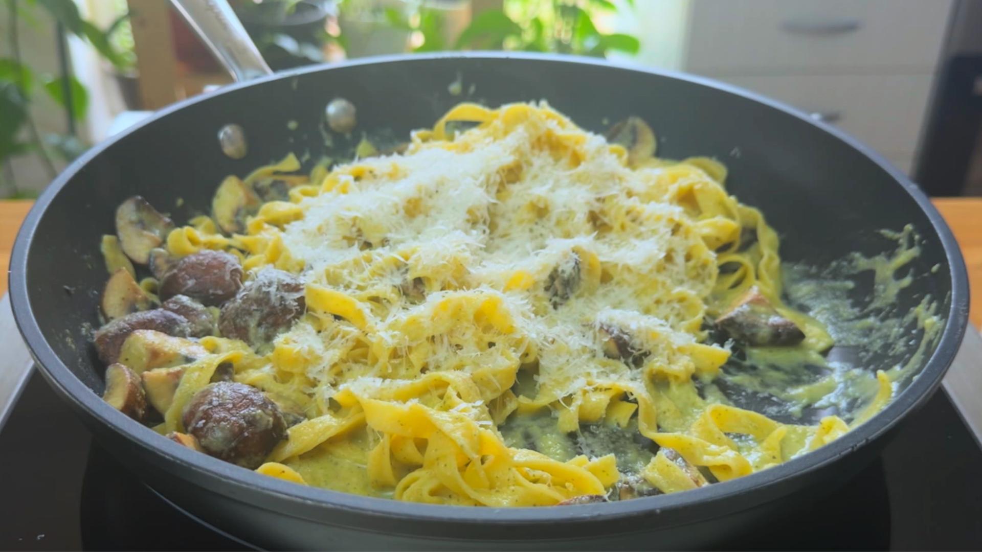 Creamy zucchini and mushroom tagliatelle pasta.